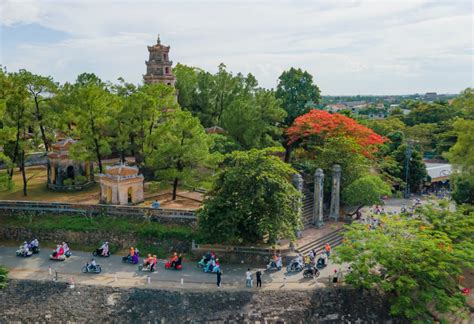 Das Thien Mu Pagoda: Ein spirituelles Juwel am Ufer des Parfümflusses!