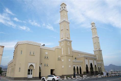  Die Yusuf-al-Siddiq-Moschee: Ein architektonisches Meisterwerk im Herzen von Yeni-Yusuf!