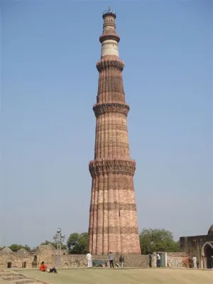 Der Qutb Minar - Ein beeindruckender Minarett für Fotografen und Geschichtsinteressierte!